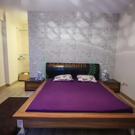 Elvis Apartment